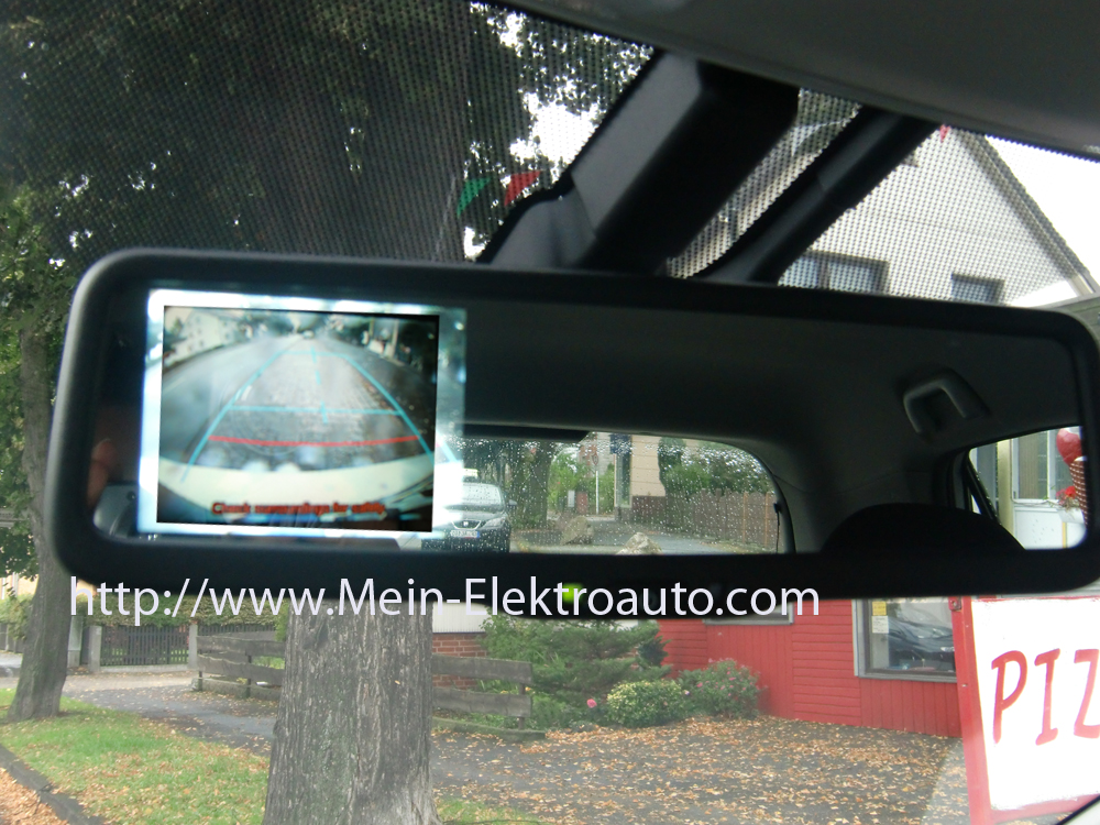 Hybridauto Toyota Auris Hybrid Monitor Rückspiegel Testfahrt
