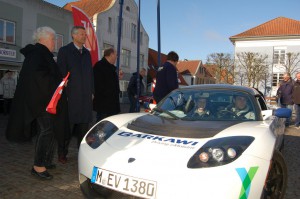 Elektroauto Tesla gewinnt die 1 Nordeuropäische E-Mobil Rallye Elektromobil Elektrofahrzeug