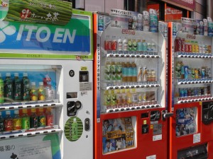 Getränkeautomaten als Ladestation für Elektroautos Elektromobil Stromtankstelle