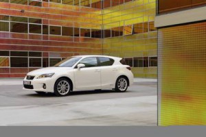 Hybridauto Lexus CT200h erhält Höchstwertung beim Euro NCAP Crashtest