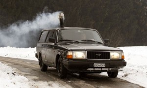 Warum nicht mal das Elektroauto mit einem Holzofen beheizen - 2