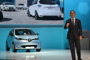 Carlos Ghosn stellt das Elektroauto Renault Zoe vor. Bildquelle: Renault/Nissan