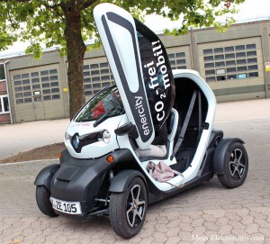 Elektroauto Renault Twizy in Hannover mit offener Tür