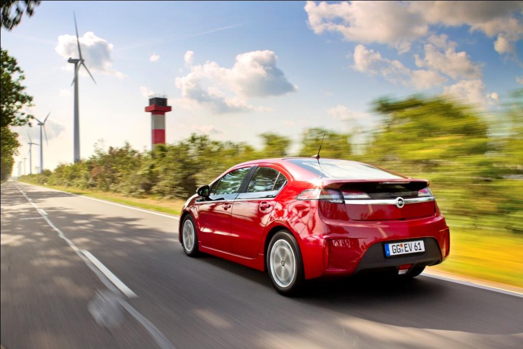 Gastartikel Eine Woche mit dem Opel Ampera Elektroauto hinten