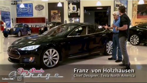 Jay Leno hat die Reifen des Elektroauto Tesla Model S qualmen lassen - Mit Video