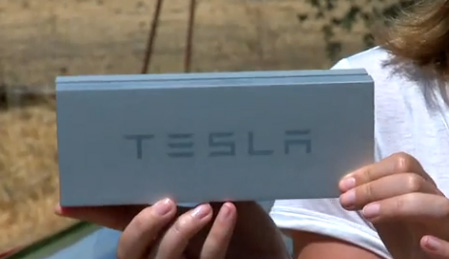 In dieser Box befindet sich der Schlüssel für das Elektroauto Tesla Model S. Bildquelle: CNet.com