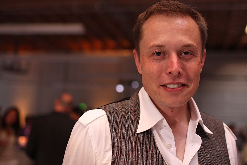 Elon Musk ist der CEO (Geschäftsführer) vom Elektroautohersteller Tesla Motors. Bildquelle: Brian Solis (FlickR: Brian Solis: http://www.flickr.com/photos/50698336@N00/2685130533)