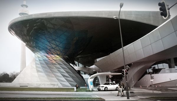 Entwurf der geplanten Ladestation an der BMW Welt (02/2013). Bildquelle: BMW