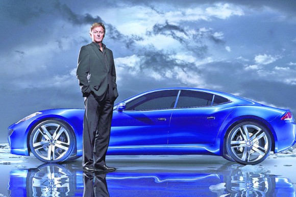 Henrik Fisker vor dem Elektroauto Fisker Karma. Bildquelle: Fisker Automotive