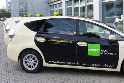 Münchner Taxiunternehmen TCO erhält „national Energy Globe Award Germany“. Foto: Toyota/Auto-Reporter.NET