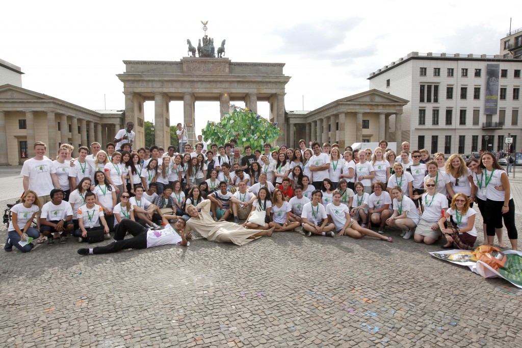 Zusammenkunft aller Jugendlichen zum 1. Weltjugend-Nachhaltigkeitsgipfel 2013 in Berlin