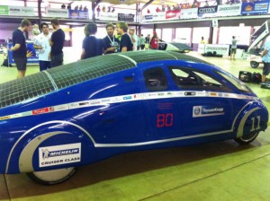 Das Solarauto PowerCore SunCruiser der Hochschule Bochum. Bildquelle: http://www.worldsolarchallenge.org/