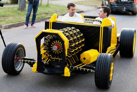 Lebensgroßer luftangetriebener Lego-Traum aus 500.000 Bausteinen. Foto: Lego/ dpp-AutoReporter Anhang 