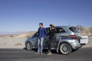 „The Death Valley Experiment“: Diane Kruger und Joshua Jackson mit dem Mercedes-Benz B-Klasse F-Cell im Death Valley, USA.  Foto:     Auto-Medienportal.Net/Daimler 