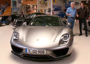 Das Plug-In Hybridauto Porsche 918 Spyder. Bildquelle: Jay Lenos Garage / Youtube
