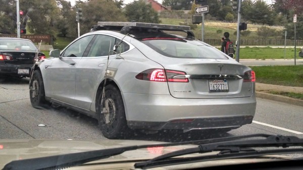 Elektroauto Tesla Model X Test-Esel – Via Reddit User Duck 97