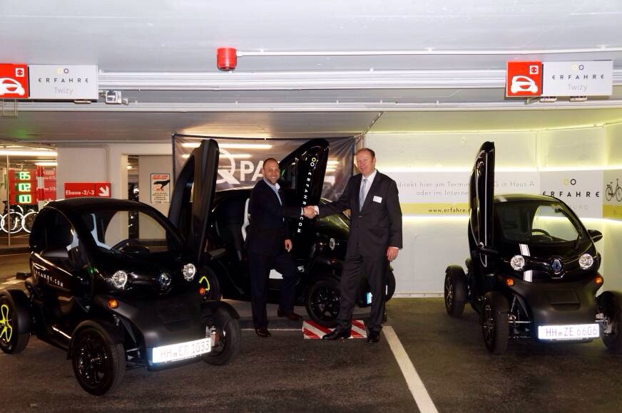 Twizy, Erfahre Hamburg, v.l.n.r., Florian Hampel, Geschäftsführer Evolte GmbH, Thomas Pilling, Geschäftsführer Renault Retail Group, 2014. Bildquelle: Renault