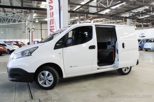 Elektroauto Nissan e-NV200 offene Seitentür