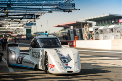 Elektroauto Nissan ZEOD RC fährt bei dem Le Mans- Rennen. Bildquelle: Nissan