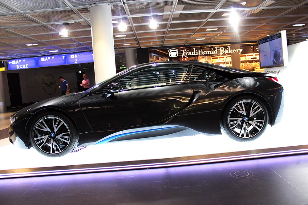 Plug-In Hybridauto BMW i8 in Frankfurt am Main seite