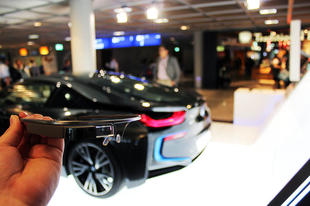 Plug-In Hybridauto BMW i8 und Google Glass