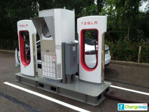 So sieht der temporäre Supercharger in Auxerre (Frankreich). Bildquelle: chargemap.com