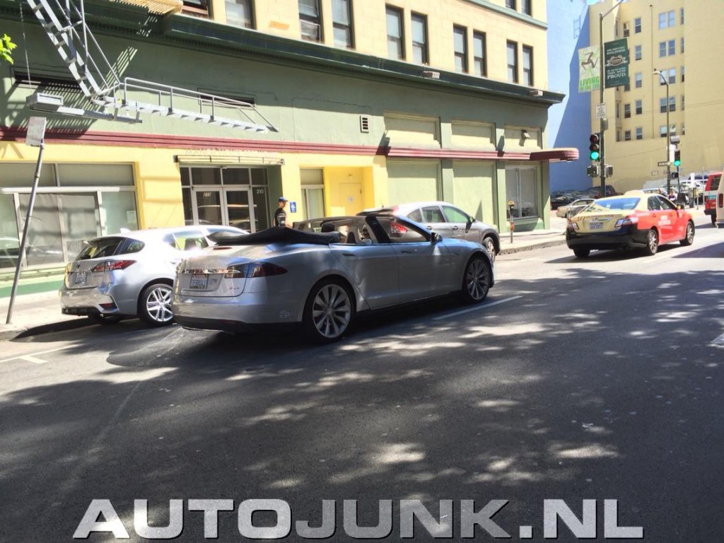 In San Francisco ist ist eine Cabrio-Version des Elektroauto Tesla Model S aufgetaucht. Bildquelle: Autojunk.nl