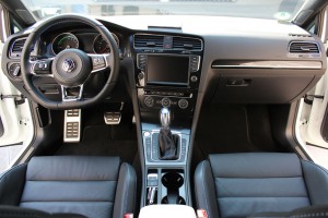 Plug-In Hybridauto VW Golf GTE links