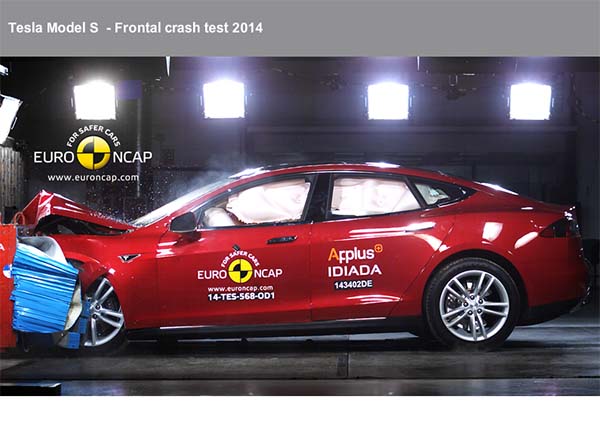 Elektroauto Tesla Model S erhält 5 Sterne beim Euro NCAP Crashtest 1. Bildquelle: Euro NCAP