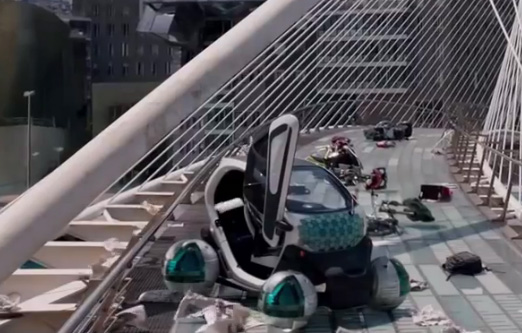 Elektroauto Renault Twizy kann im Kinofilm Jupiter Ascending bewundert werden. Bildquelle: Screenshot vom Trailer zum Film Jupiter Ascending, Warner Bros