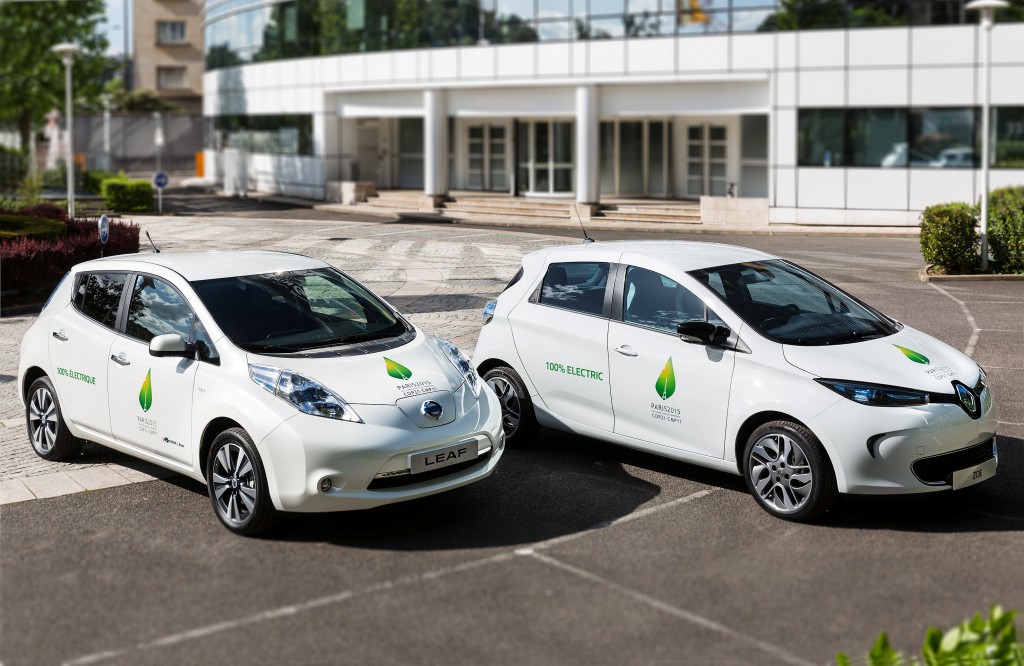 Links im Bild sieht man das Elektroauto Nissan Leaf und rechts den Renault Zoe. Bildquelle: Renault-Nissan