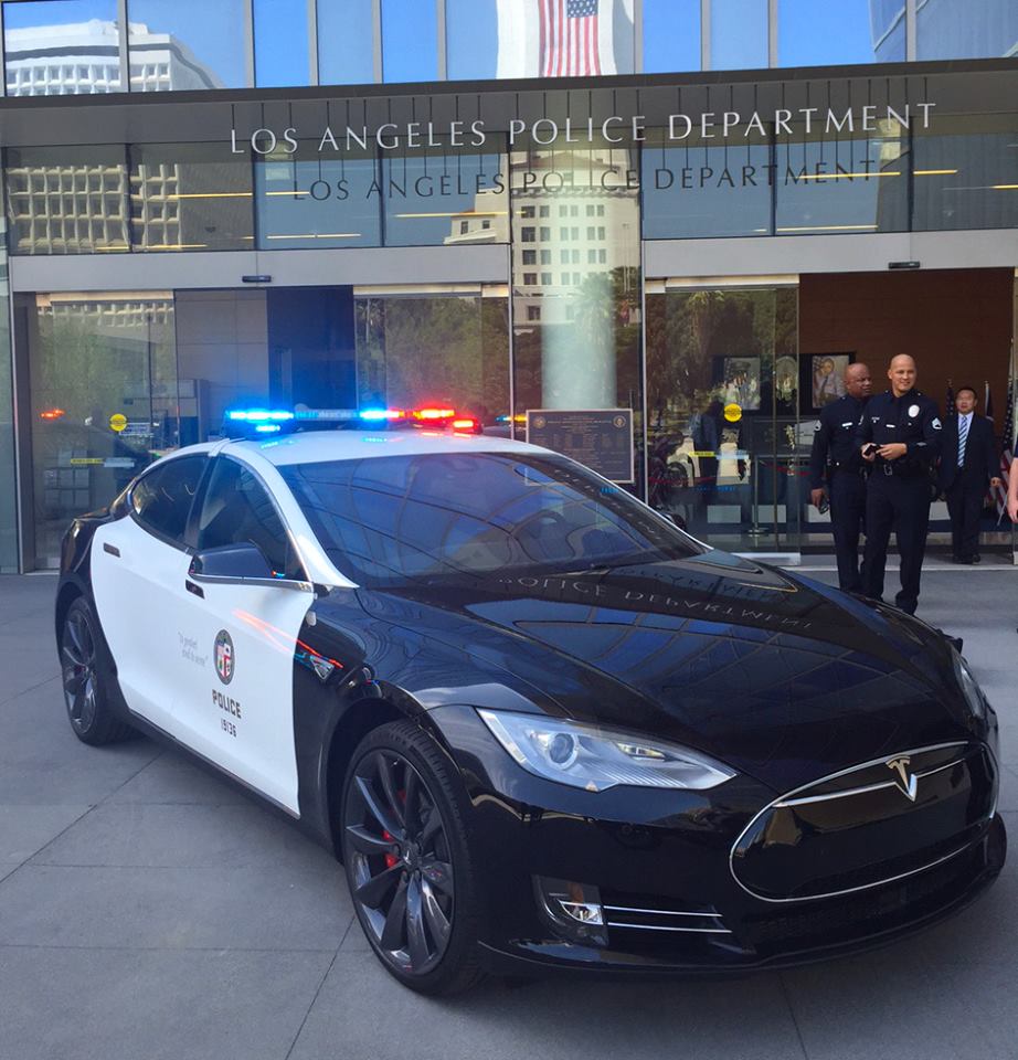 In Los Angeles wird das Elektroauto Tesla Model S P85D als Polizeifahrzeug eingesetzt. Bildquelle: LAPD HQ