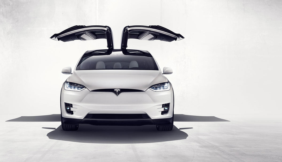 Das Elektroauto Tesla Model X verfügt über Flügeltüren. Bidlquelle: Tesla Motors