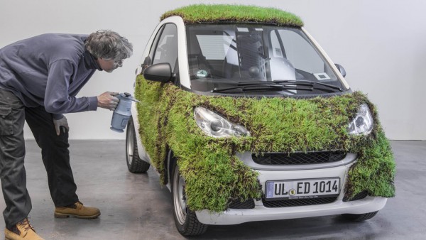 Bei Green Skin wird das Auto mit Pflanzen begrünt. Bildquelle: moovel / Daimler