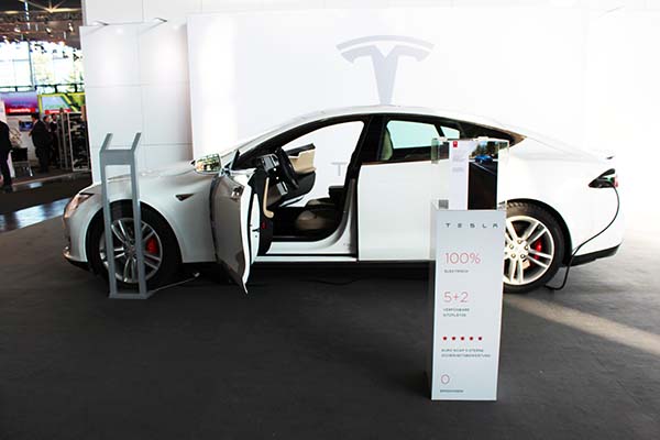 Das Elektroauto Tesla Model S P90D gehört zu den begehrtesten Stromern.