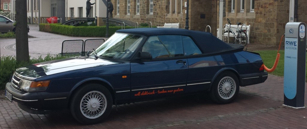 Elektroauto Saab 900 Cabriolet. Bildquelle: Bernhard und Boguslawa Hülsmann / http://www.wavetrophy.com/