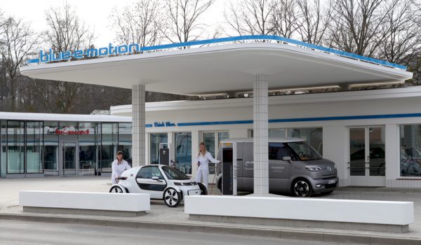 Symbolbild. Dies ist eine fertige e-Mobility-Station für Elektroautos in Wolfsburg.  Bildquelle: Wolfsburg AG Matthias Leitzke