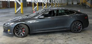 In diesem Video sieht man das Elektroauto Tesla Model S P100D in 4k. Bildquelle: Marques Brownlee / Youtube.com