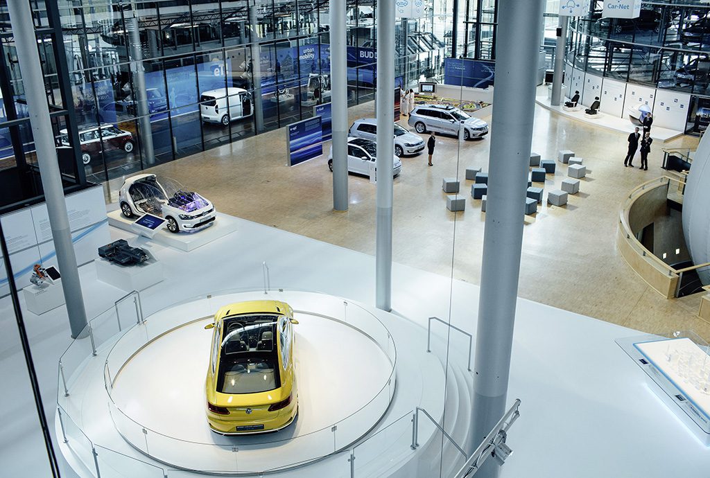 Schaufenster für Elektromobilität und Digitalisierung in der Gläsernen Manufaktur in Dresden, hier wird ab April 2017 auch das Elektroauto VW e-Golf 2017 mit einer Reichweite von 300 Kilometern gefertigt. Bildquelle: VW AG