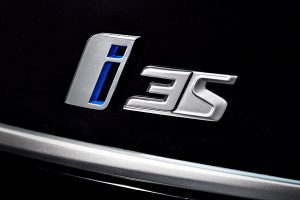 Elektroauto BMW i3s Logo. Bildquelle: BMW