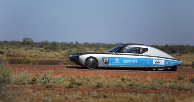 Das Solar-Elektroauto Bluecruiser der Hochschule Bochum in Australien. Bildquelle: Hochschule Bochum