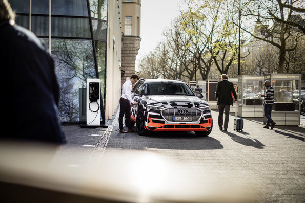 Audi e-tron prototype: Audi City Berlin. Bildquelle: Audi AG