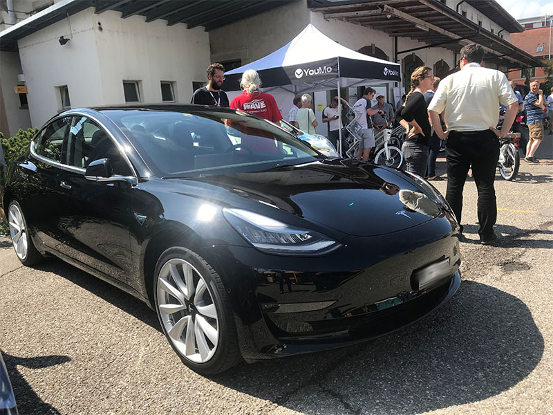 Elektroauto Tesla Model 3 - Wave Switzerland 2018. Bildquelle: www.wavetrophy.com 