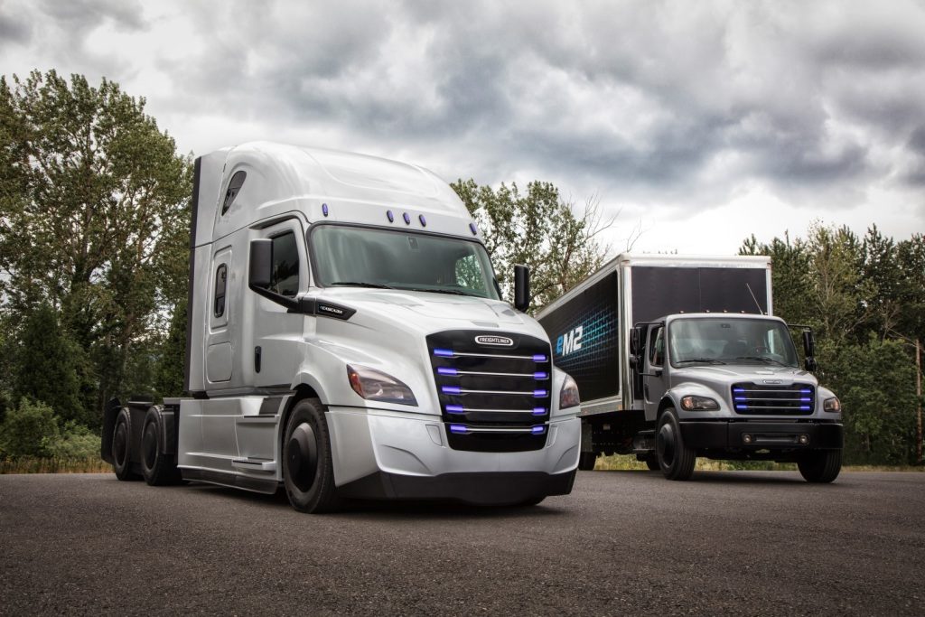 Neue Elektro-Lkw Freightliner eCascadia und Freightliner eM2 New electric trucks Freightliner eCascadia and Feightliner eM2 Bildquelle: Daimler AG