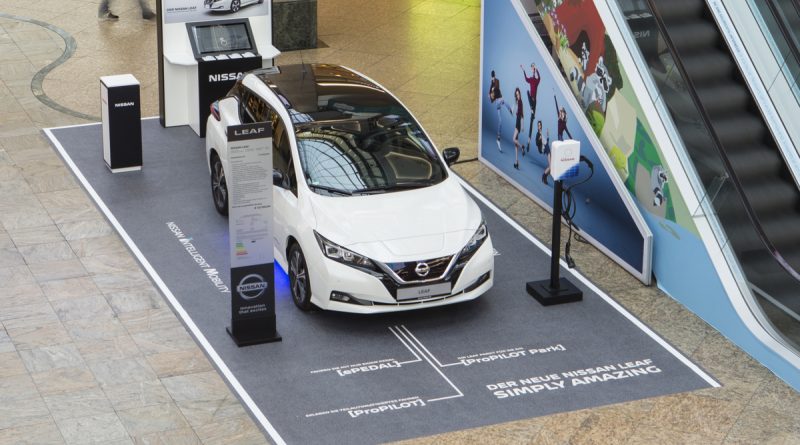 Shoppen und schauen: Der Nissan LEAF auf Roadshow in den großen Einkaufszentren. Bildquelle: Nissan