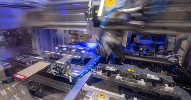 BMW Group Werk Dingolfing - Produktion Batterieeinheit. Bildquelle: BMW Group