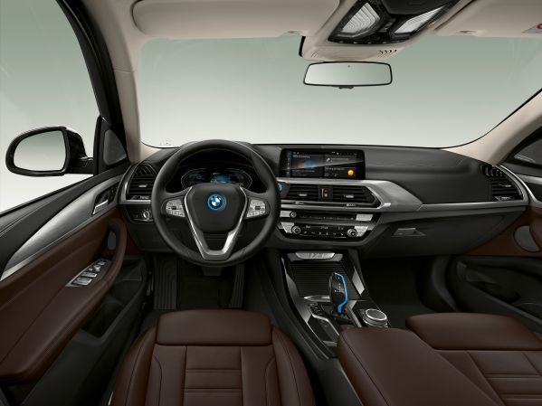 Der erste BMW iX3. (07/2020). Bildquelle: BMW Group