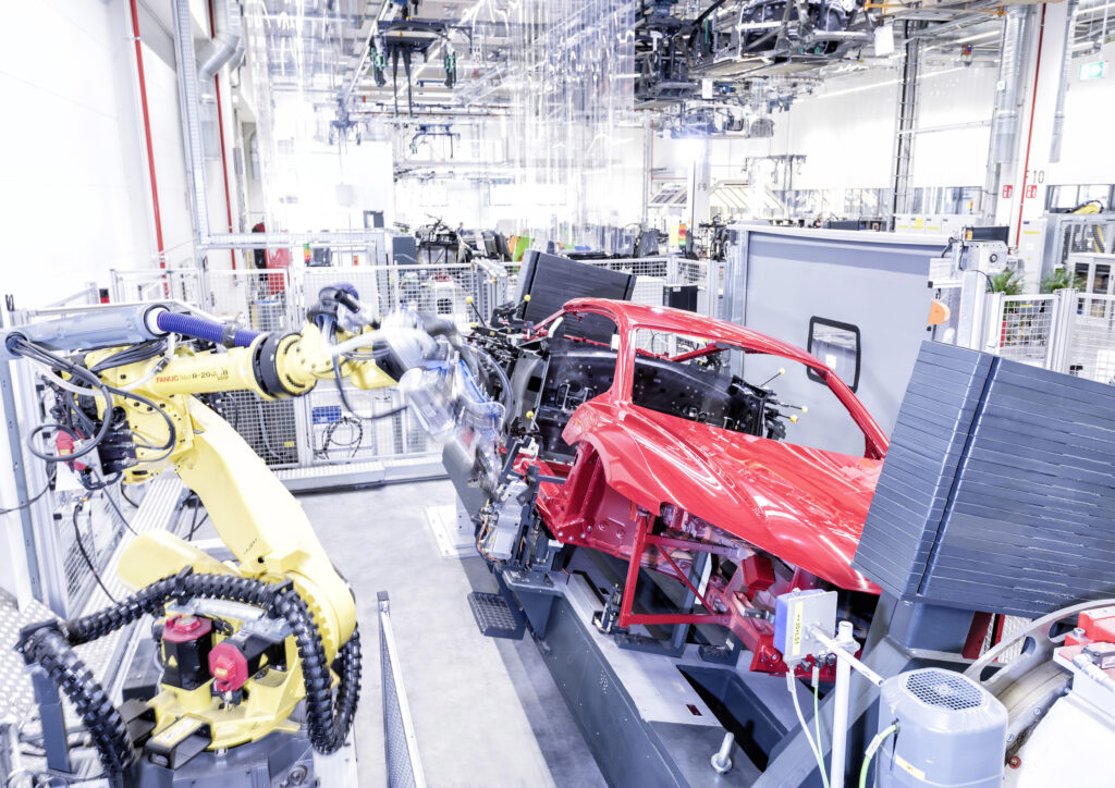 Produktion des Audi R8 mit Produktionsrobotern. Bildquelle: Audi