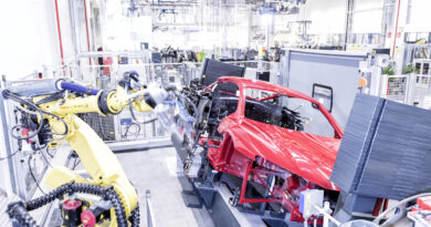 Produktion des Audi R8 mit Produktionsrobotern. Bildquelle: Audi